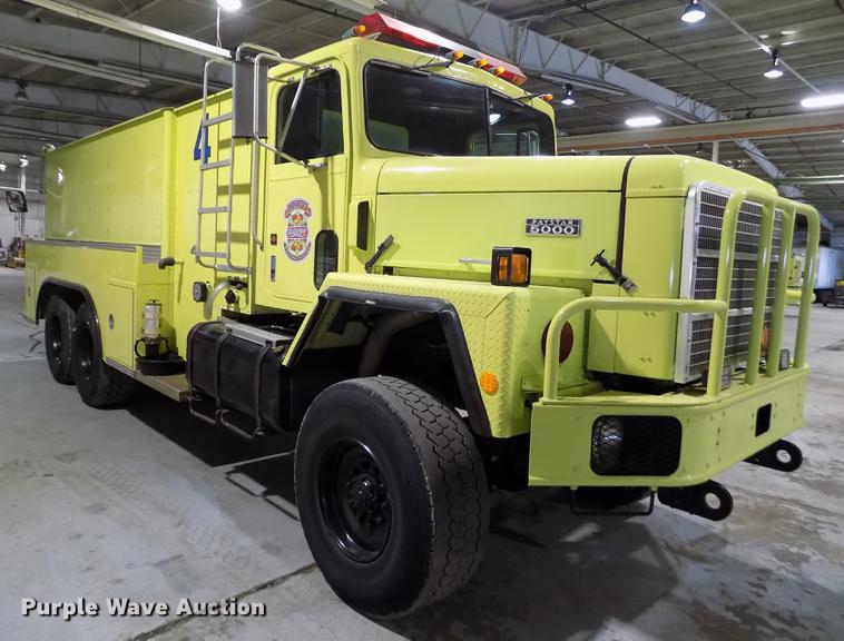 image for item FH9137 1987 International Paystar 5000 F5070 tanker fire truck