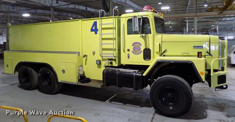 image for item FH9137 1987 International Paystar 5000 F5070 tanker fire truck