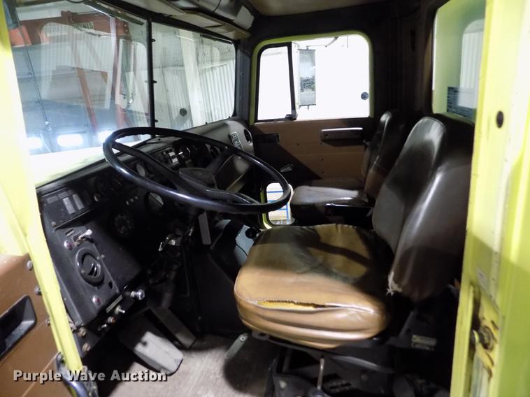 image for item FH9137 1987 International Paystar 5000 F5070 tanker fire truck