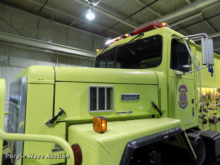 image for item FH9137 1987 International Paystar 5000 F5070 tanker fire truck