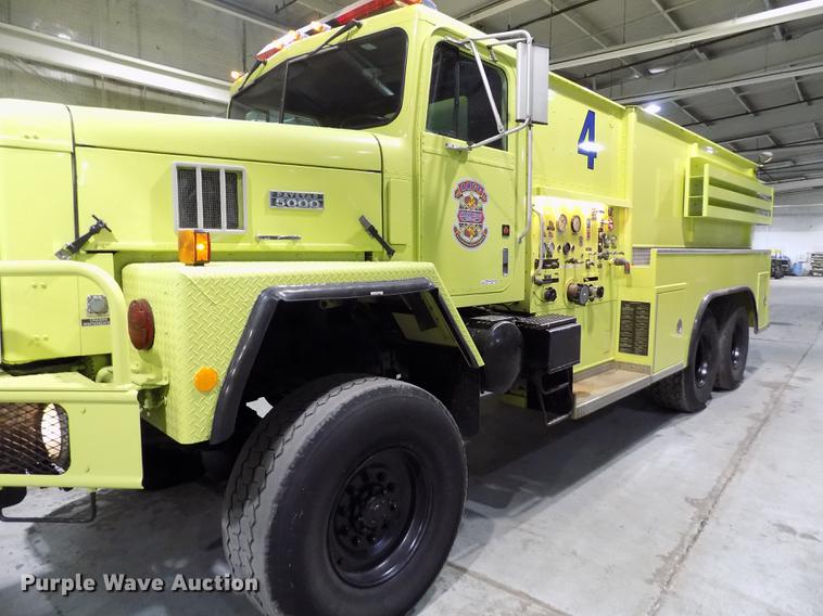 image for item FH9137 1987 International Paystar 5000 F5070 tanker fire truck