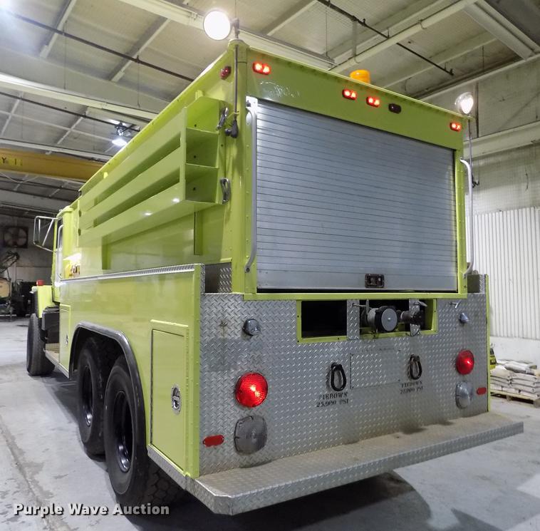 image for item FH9137 1987 International Paystar 5000 F5070 tanker fire truck