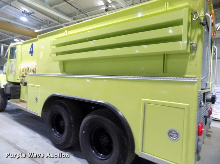 image for item FH9137 1987 International Paystar 5000 F5070 tanker fire truck