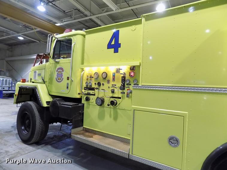 image for item FH9137 1987 International Paystar 5000 F5070 tanker fire truck