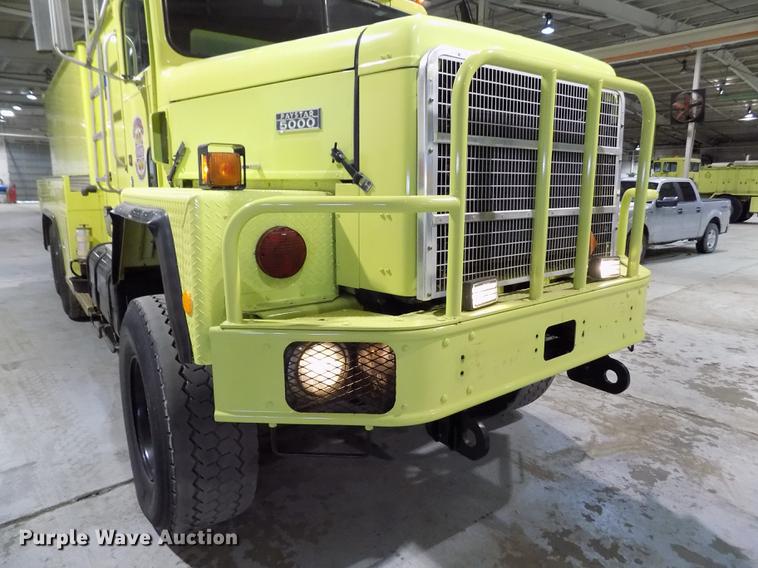 image for item FH9137 1987 International Paystar 5000 F5070 tanker fire truck