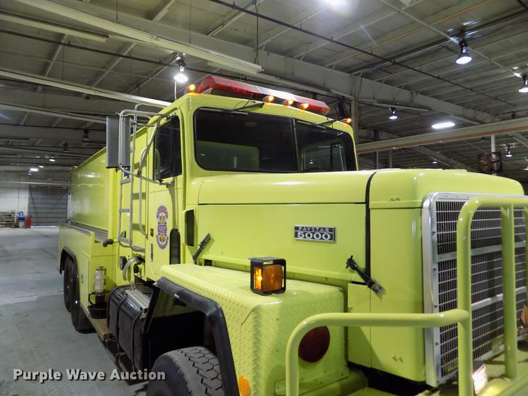 image for item FH9137 1987 International Paystar 5000 F5070 tanker fire truck