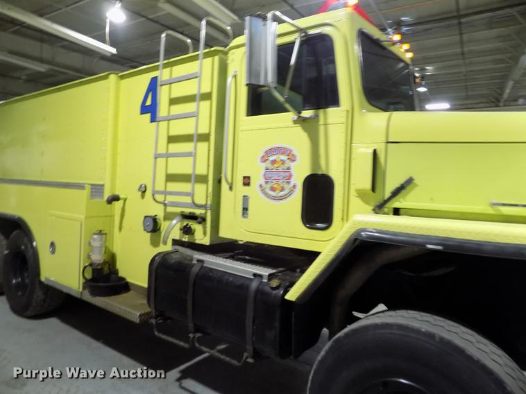 image for item FH9137 1987 International Paystar 5000 F5070 tanker fire truck