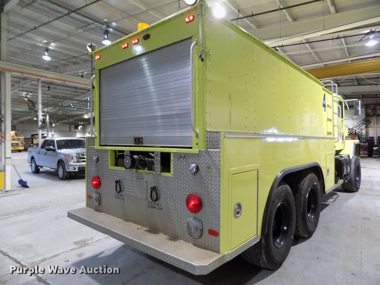 image for item FH9137 1987 International Paystar 5000 F5070 tanker fire truck