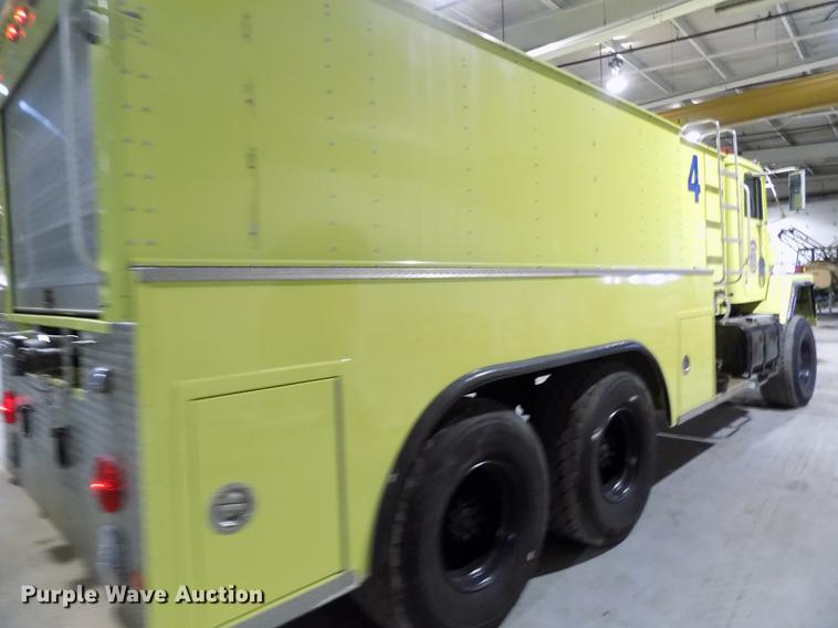 image for item FH9137 1987 International Paystar 5000 F5070 tanker fire truck