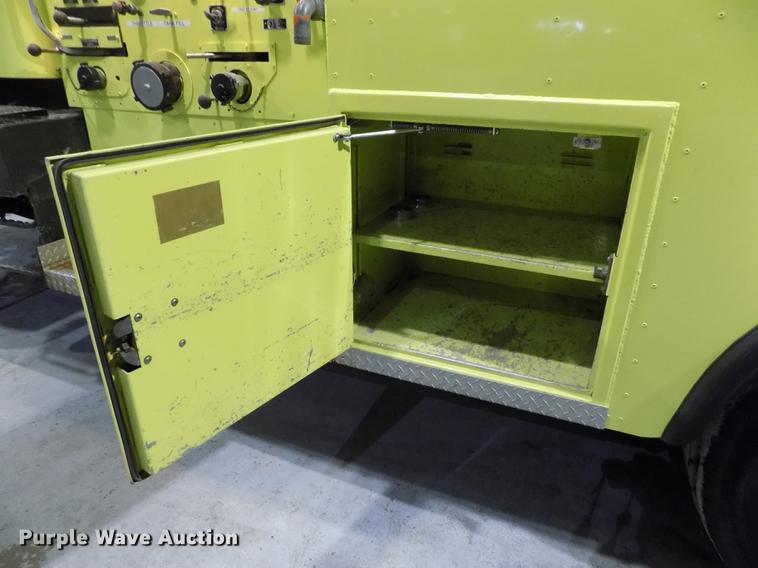 image for item FH9137 1987 International Paystar 5000 F5070 tanker fire truck