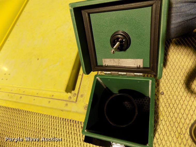 image for item FH9137 1987 International Paystar 5000 F5070 tanker fire truck