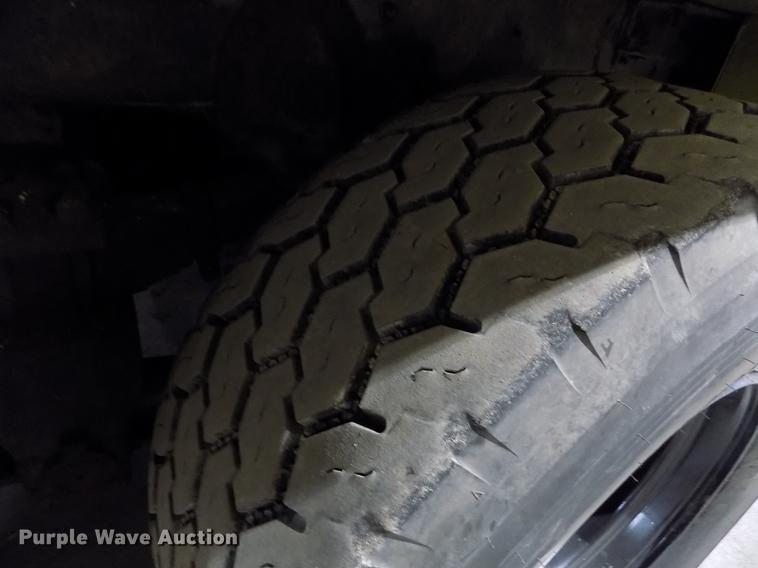 image for item FH9137 1987 International Paystar 5000 F5070 tanker fire truck