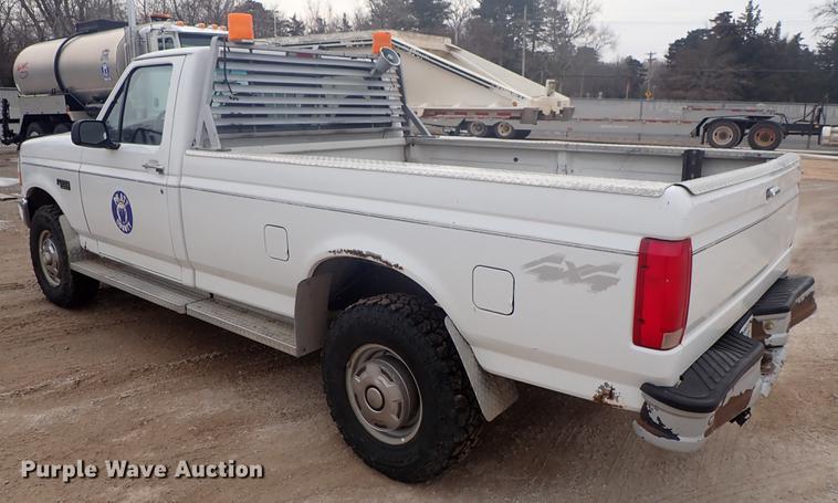 image for item FL9571 1996 Ford F250 pickup truck