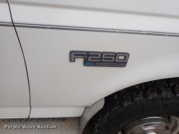 image for item FL9571 1996 Ford F250 pickup truck