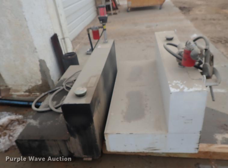 image for item FL9572 (2) L-shaped fuel tanks