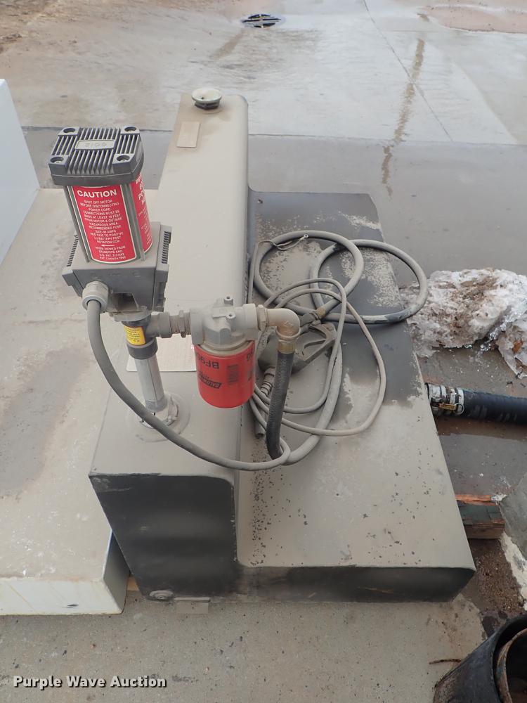 image for item FL9572 (2) L-shaped fuel tanks