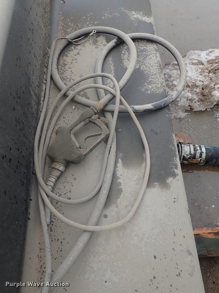 image for item FL9572 (2) L-shaped fuel tanks