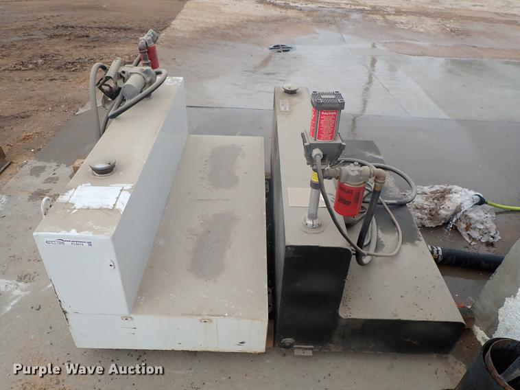 image for item FL9572 (2) L-shaped fuel tanks