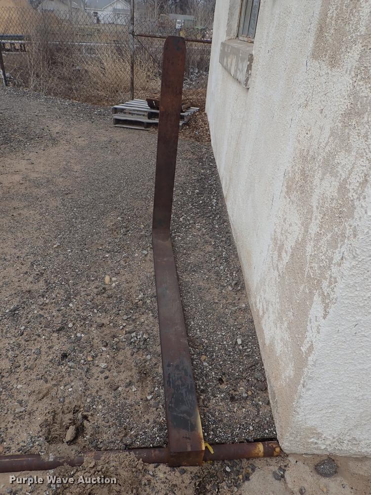 image for item FL9573 Loader forks