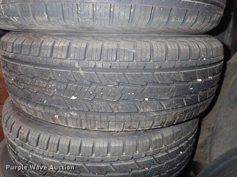 image for item FL9575 (4) 245/75R17 tires