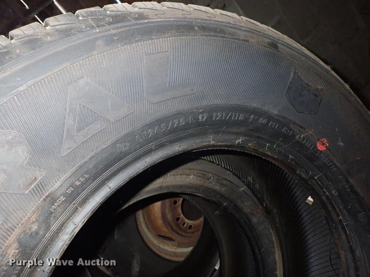 image for item FL9575 (4) 245/75R17 tires