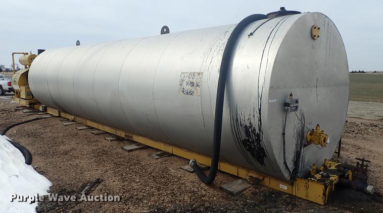 image for item FL9577 Steel oil tank