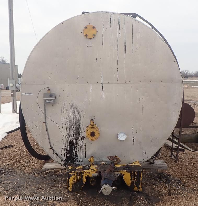 image for item FL9577 Steel oil tank