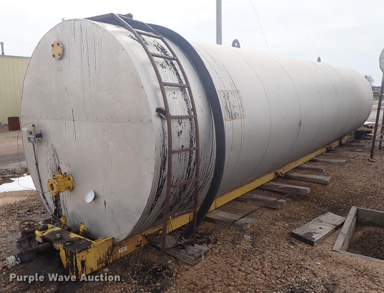 image for item FL9577 Steel oil tank