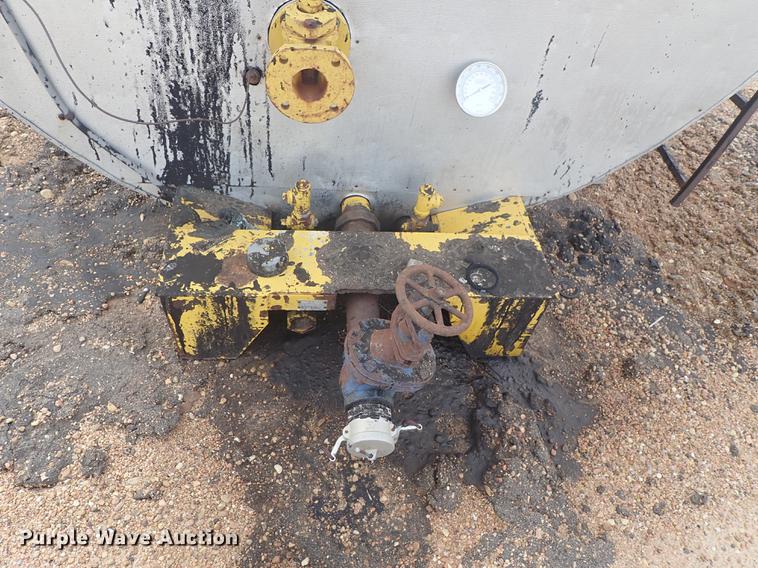 image for item FL9577 Steel oil tank