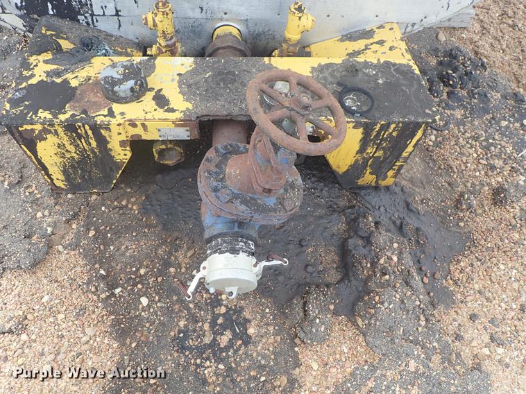 image for item FL9577 Steel oil tank