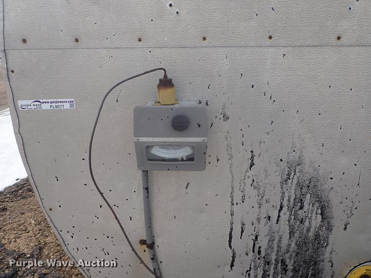 image for item FL9577 Steel oil tank