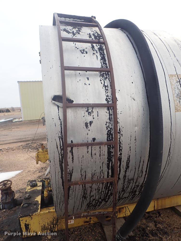 image for item FL9577 Steel oil tank