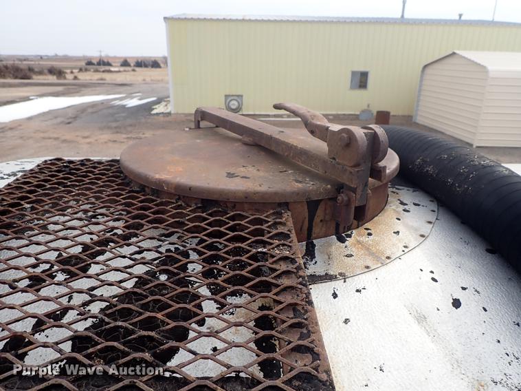 image for item FL9577 Steel oil tank