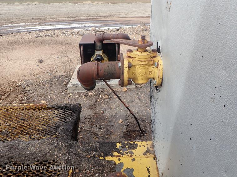 image for item FL9577 Steel oil tank