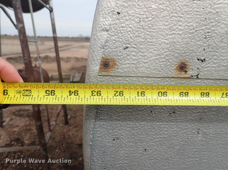 image for item FL9577 Steel oil tank