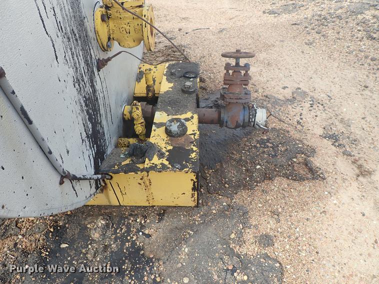 image for item FL9577 Steel oil tank