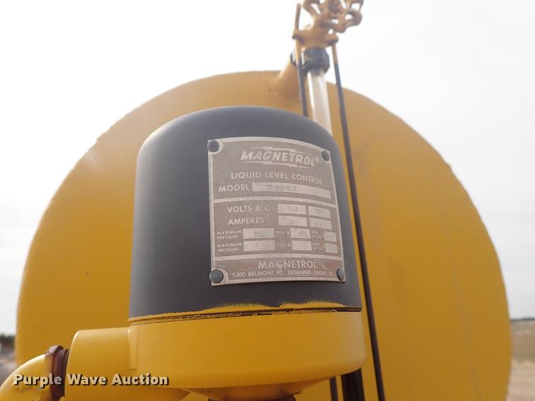 image for item FL9577 Steel oil tank