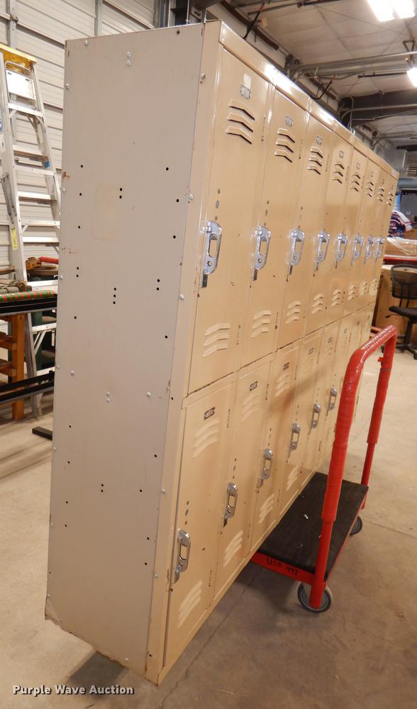 Lockers in Lawrence, KS Item FM9993 sold Purple Wave