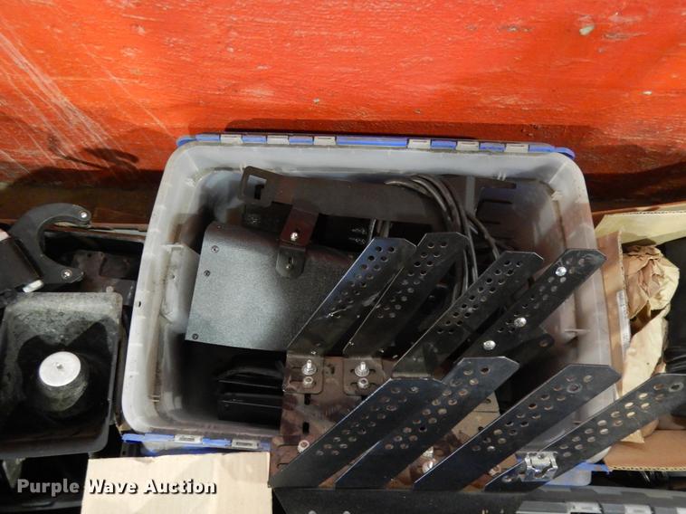 image for item FQ9242 Automotive accessories