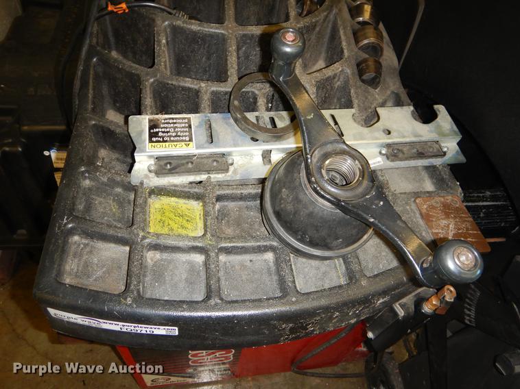 image for item FQ9719 Tire mount and balance equipment