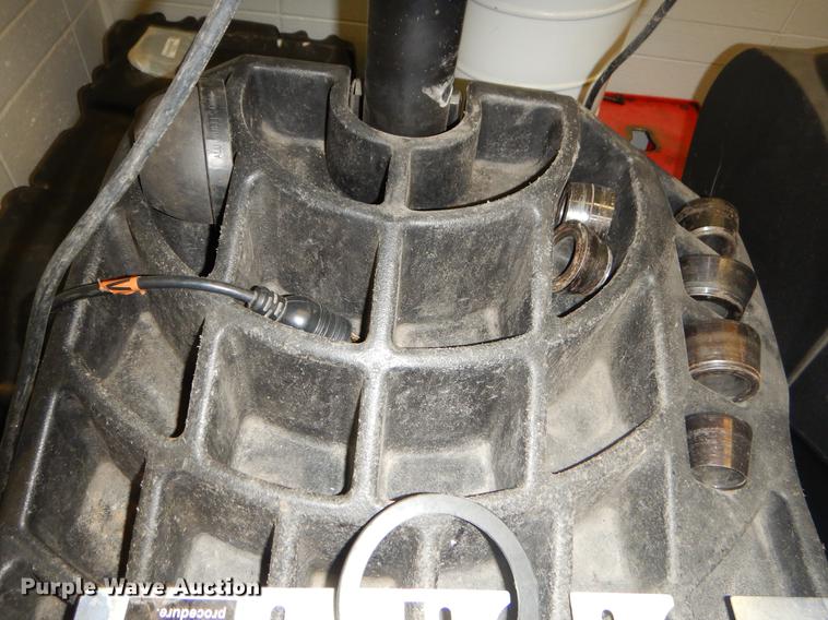 image for item FQ9719 Tire mount and balance equipment