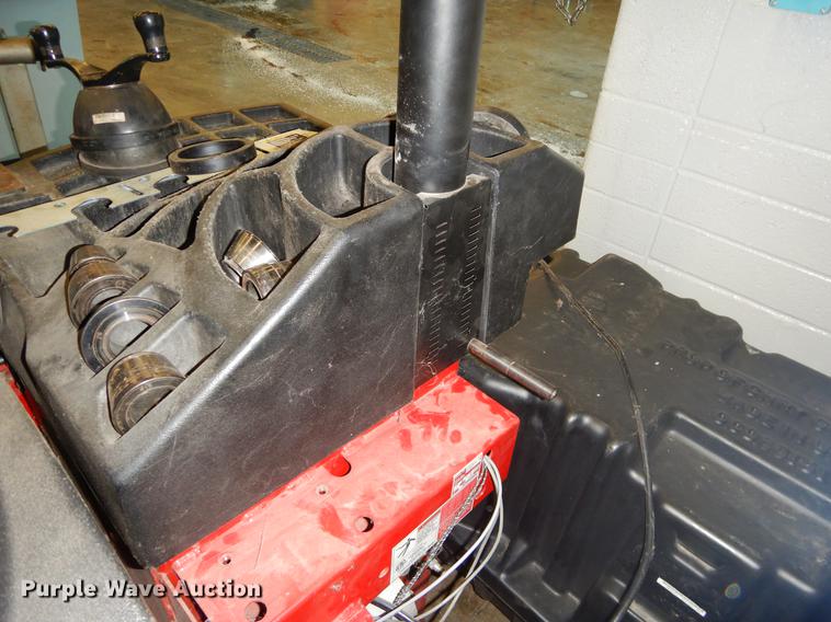 image for item FQ9719 Tire mount and balance equipment