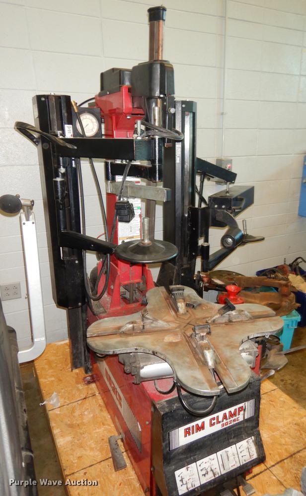 image for item FQ9719 Tire mount and balance equipment