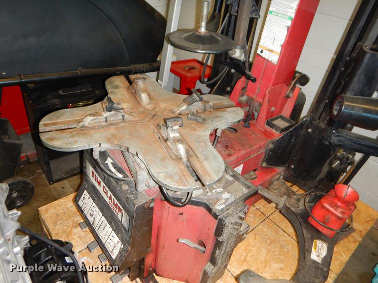 image for item FQ9719 Tire mount and balance equipment