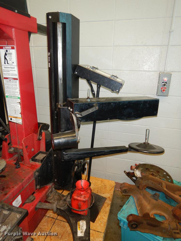 image for item FQ9719 Tire mount and balance equipment