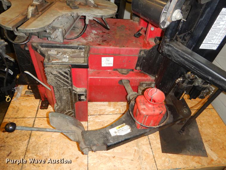 image for item FQ9719 Tire mount and balance equipment