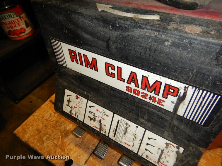 image for item FQ9719 Tire mount and balance equipment