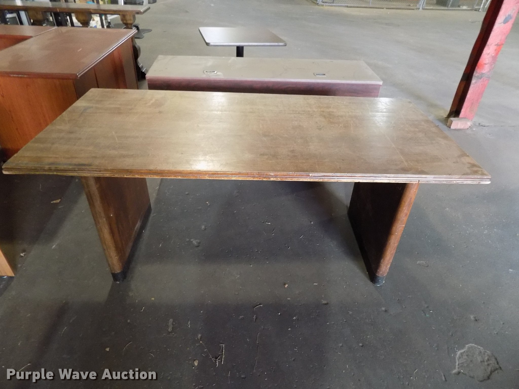 Office furniture in Oklahoma City, OK Item FQ9231 sold Purple Wave