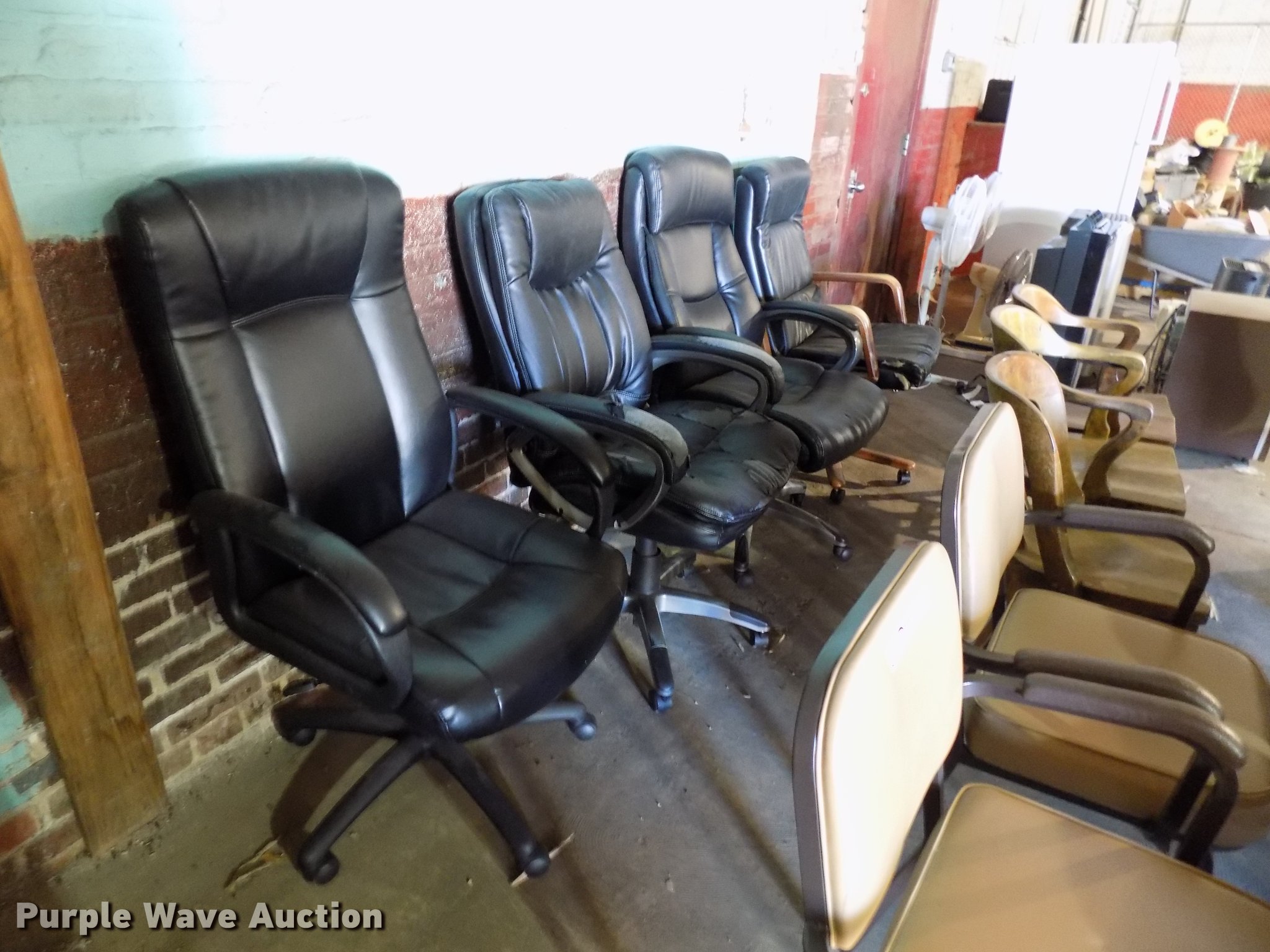 (14) chairs in Oklahoma City, OK Item FQ9232 sold Purple Wave