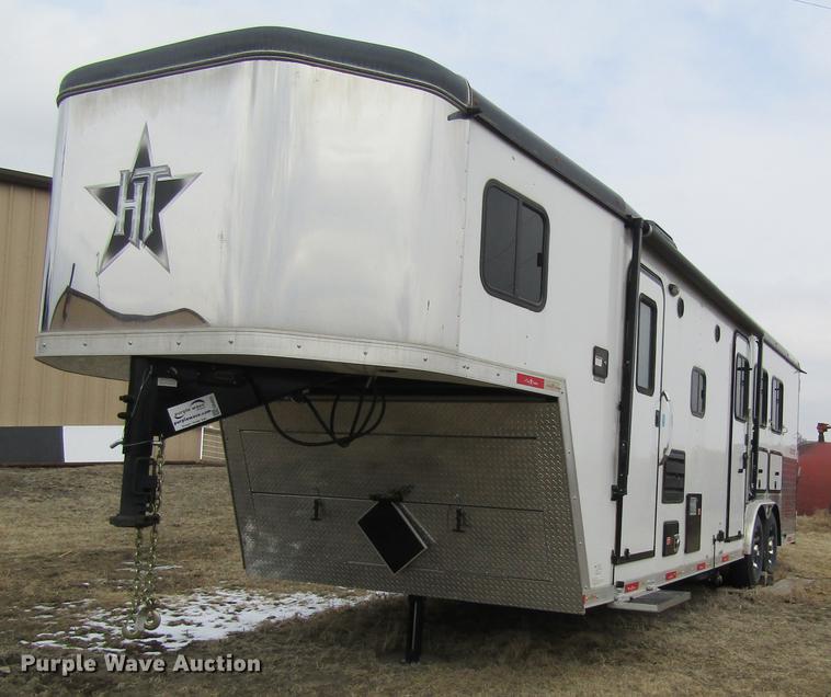 image for item DB4925 2017 Hoosier B8309 horse trailer